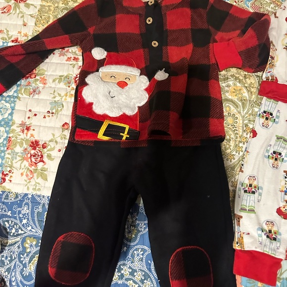 Lot of 4 18 mon Christmas outfits, Rudolf, Knome, Santa, Toy Story - Picture 4 of 5